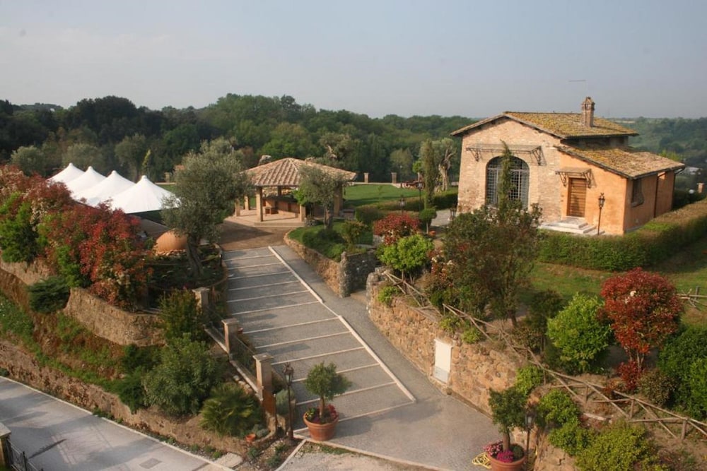Relais Castrum Boccea — Hotel building in Rome, Lazio