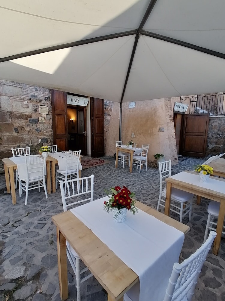 Relais Castrum Boccea — Restaurant & bars in Rome, Lazio
