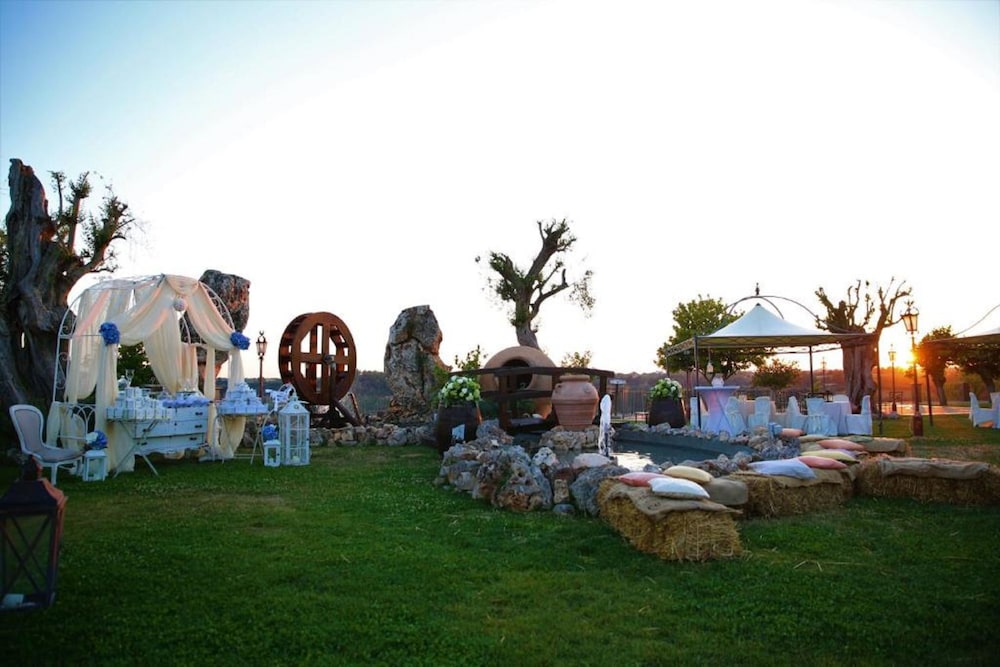 Relais Castrum Boccea — Restaurant & bars in Rome, Lazio