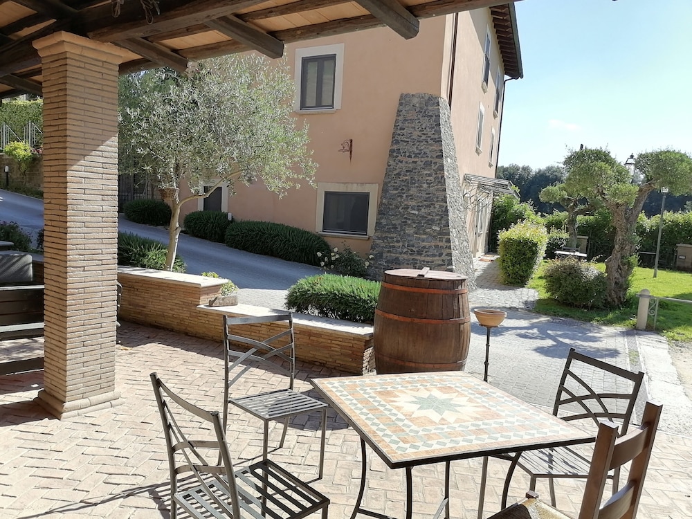 Relais Castrum Boccea — Hotel building in Rome, Lazio