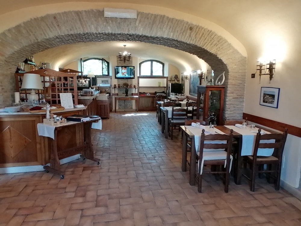 Relais Castrum Boccea — Restaurant & bars in Rome, Lazio