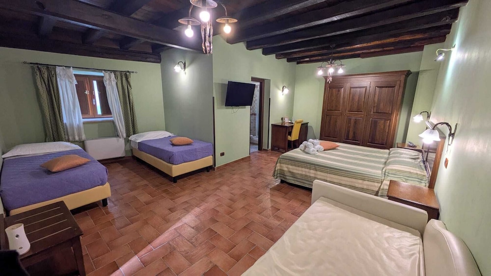 Relais Castrum Boccea — Hotel rooms in Rome, Lazio