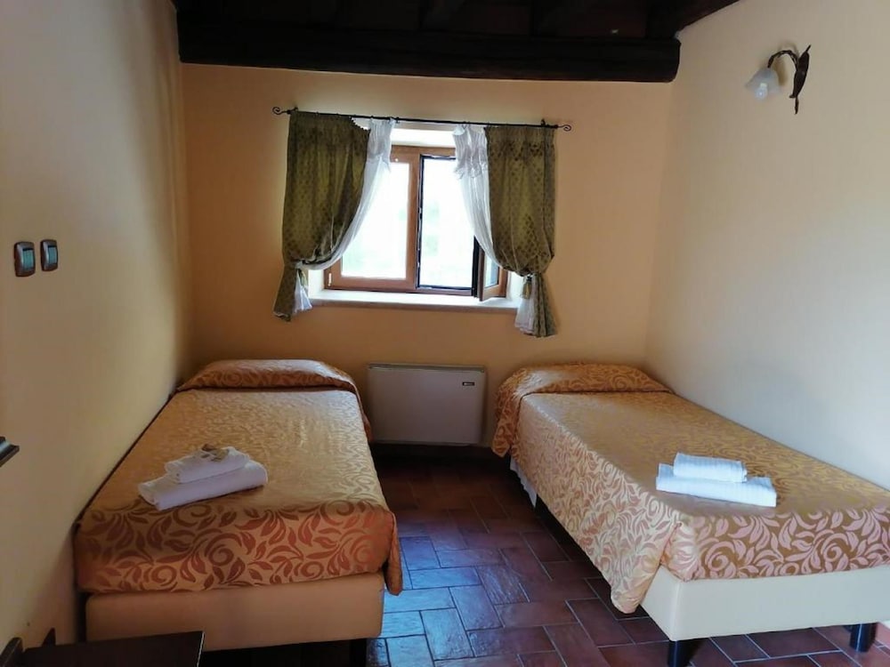 Relais Castrum Boccea — Hotel rooms in Rome, Lazio