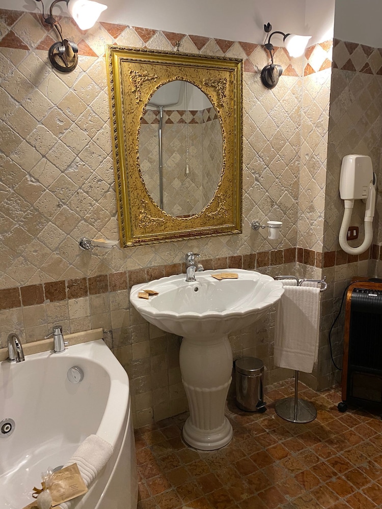 Relais Castrum Boccea — Hotel rooms in Rome, Lazio