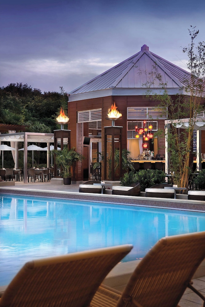 Walt Disney World Dolphin — Restaurant & bars in Walt Disney World Resort, Florida