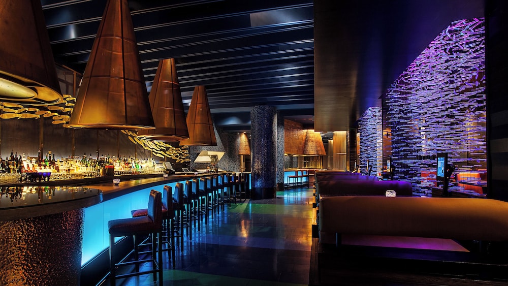 Walt Disney World Dolphin — Restaurant & bars in Walt Disney World Resort, Florida
