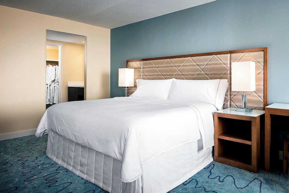 Walt Disney World Dolphin — Hotel rooms in Walt Disney World Resort, Florida