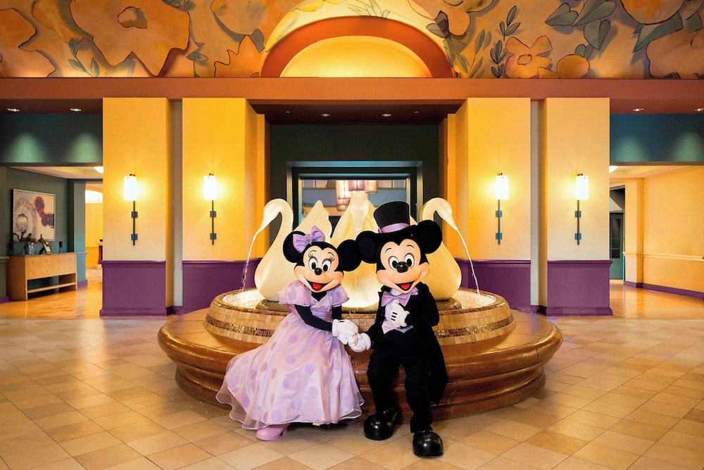Walt Disney World Dolphin — Attractions for children in Walt Disney World Resort, Florida