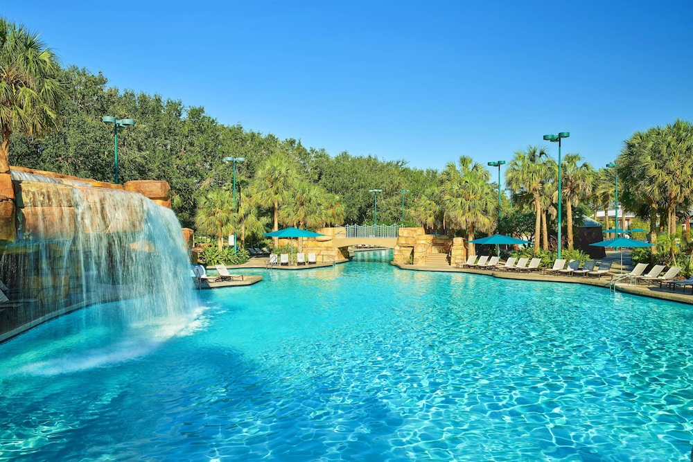 Walt Disney World Dolphin — Swimming pool in Walt Disney World Resort, Florida