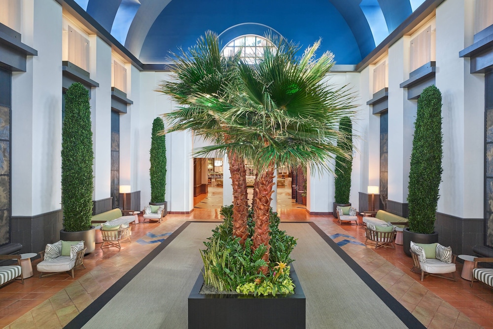 Walt Disney World Dolphin — Hotel building in Walt Disney World Resort, Florida