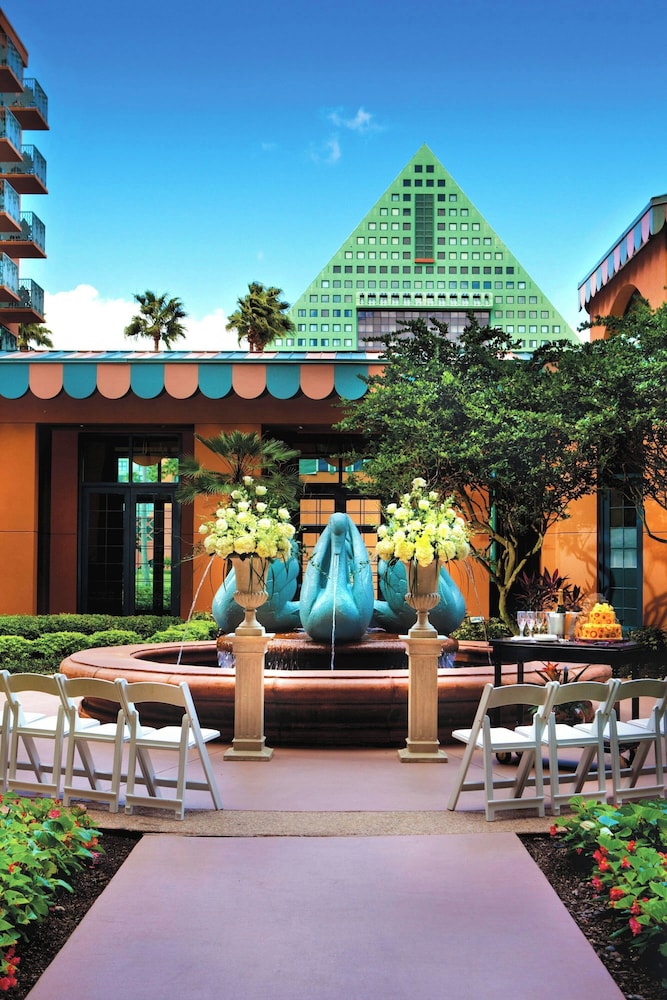 Walt Disney World Dolphin — Hotel building in Walt Disney World Resort, Florida