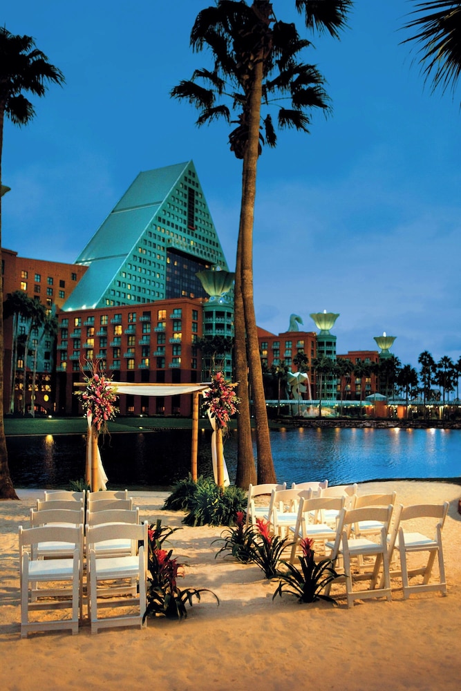 Walt Disney World Dolphin — Hotel building in Walt Disney World Resort, Florida