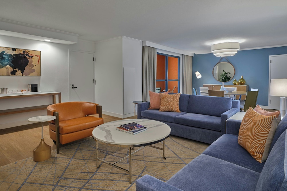 Walt Disney World Swan — Hotel rooms in Walt Disney World Resort, Florida