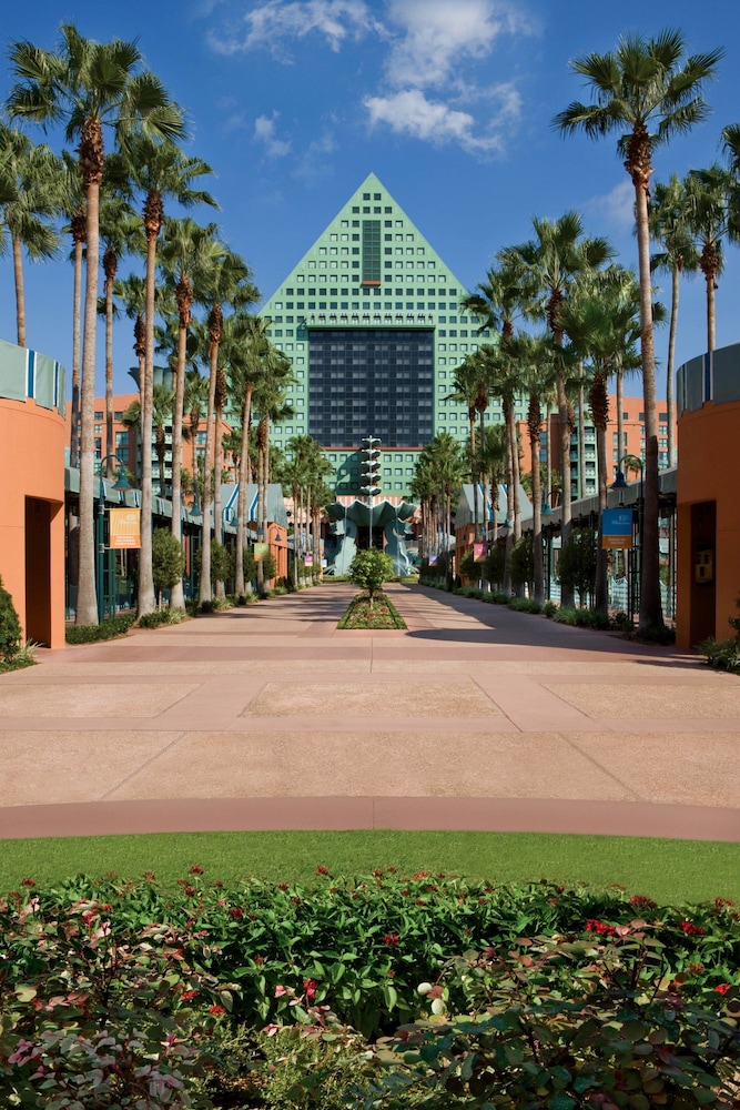 Walt Disney World Swan — Hotel building in Walt Disney World Resort, Florida