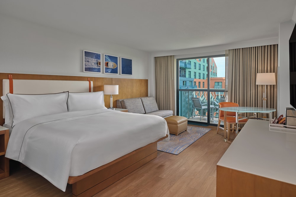 Walt Disney World Swan — Hotel rooms in Walt Disney World Resort, Florida