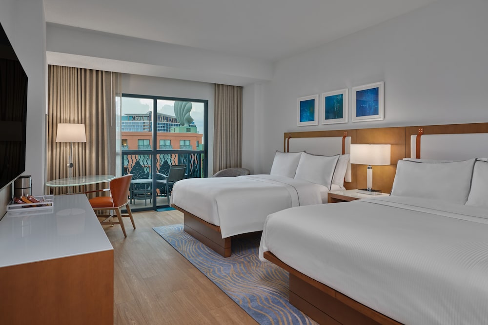 Walt Disney World Swan — Hotel rooms in Walt Disney World Resort, Florida