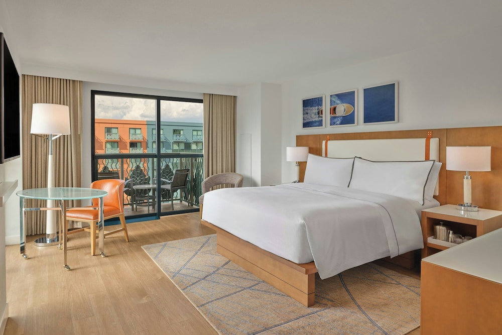 Walt Disney World Swan — Hotel rooms in Walt Disney World Resort, Florida