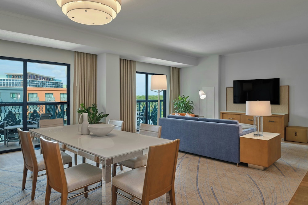 Walt Disney World Swan — Hotel rooms in Walt Disney World Resort, Florida