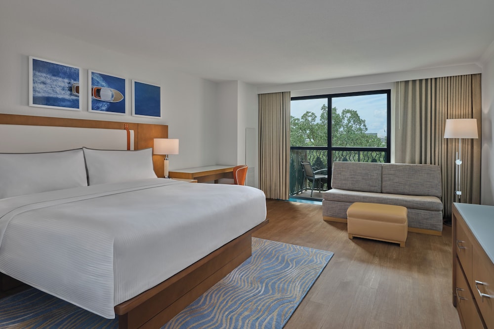 Walt Disney World Swan — Hotel rooms in Walt Disney World Resort, Florida
