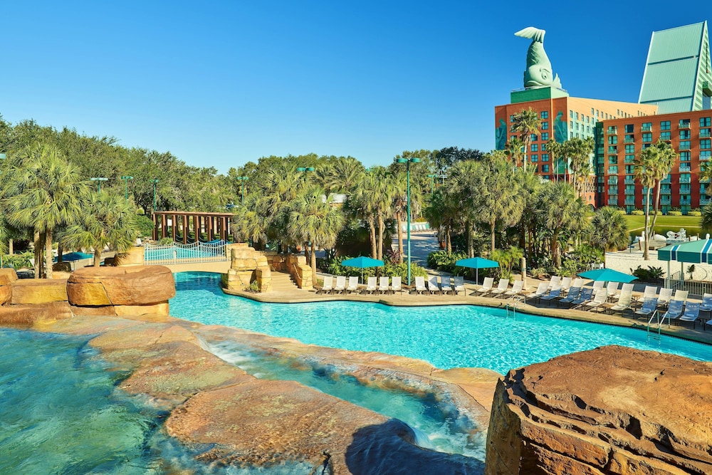 Walt Disney World Swan — Swimming pool in Walt Disney World Resort, Florida