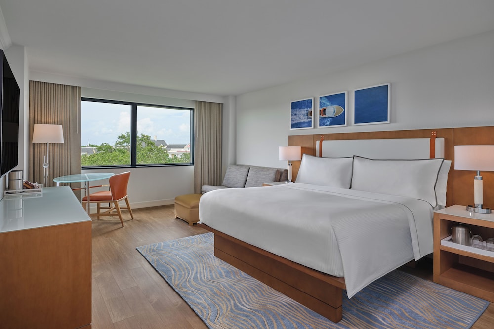 Walt Disney World Swan — Hotel rooms in Walt Disney World Resort, Florida