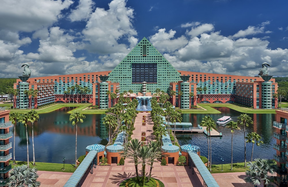 Walt Disney World Swan — Hotel building in Walt Disney World Resort, Florida