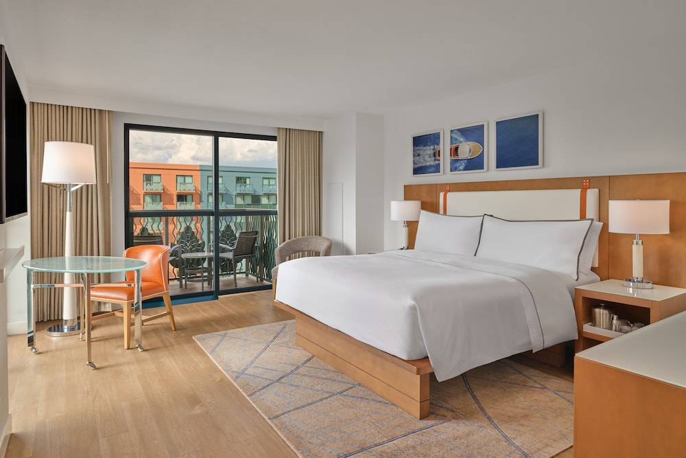 Walt Disney World Swan — Hotel rooms in Walt Disney World Resort, Florida