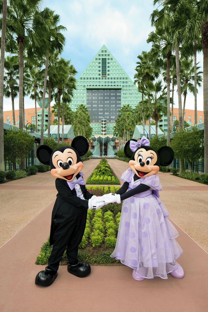 Walt Disney World Swan — Hotel building in Walt Disney World Resort, Florida