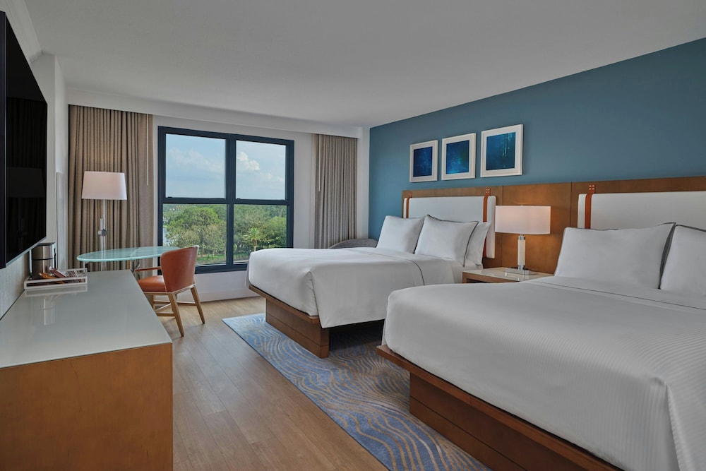 Walt Disney World Swan — Hotel rooms in Walt Disney World Resort, Florida