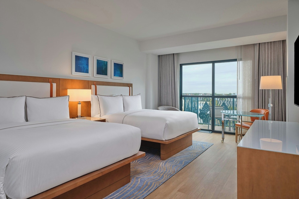 Walt Disney World Swan — Hotel rooms in Walt Disney World Resort, Florida
