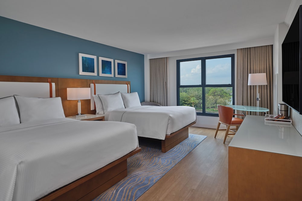 Walt Disney World Swan — Hotel rooms in Walt Disney World Resort, Florida