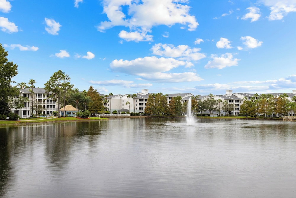 Club Wyndham Cypress Palms — Hotel building in Kissimmee, Florida