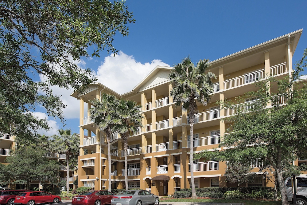 Club Wyndham Cypress Palms — Hotel building in Kissimmee, Florida