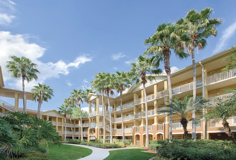 Club Wyndham Cypress Palms — Hotel building in Kissimmee, Florida