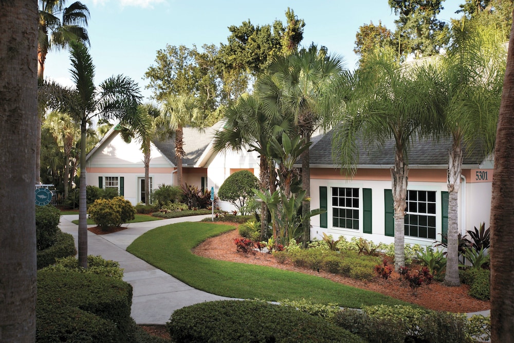 Club Wyndham Cypress Palms — Hotel building in Kissimmee, Florida