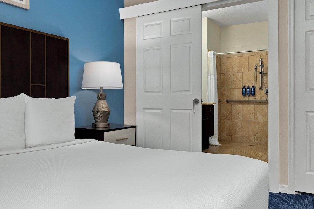 Club Wyndham Cypress Palms — Hotel rooms in Kissimmee, Florida