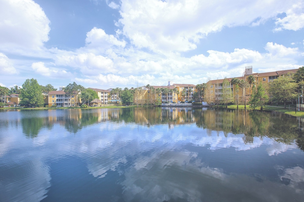 Club Wyndham Cypress Palms — Hotel building in Kissimmee, Florida