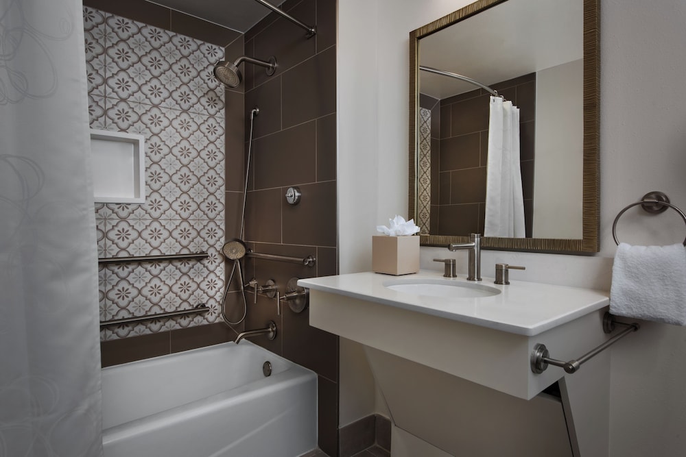 Disney's Saratoga Springs Resort & Spa — Hotel rooms in Lake Buena Vista, Florida