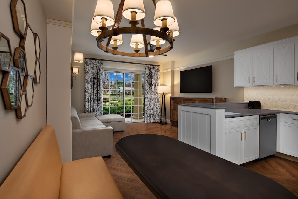 Disney's Saratoga Springs Resort & Spa — Hotel rooms in Lake Buena Vista, Florida