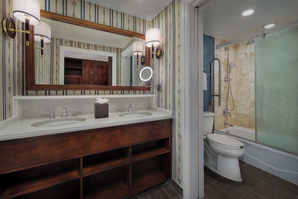 Disney's Yacht Club Resort — Hotel rooms in Walt Disney World Resort, Florida