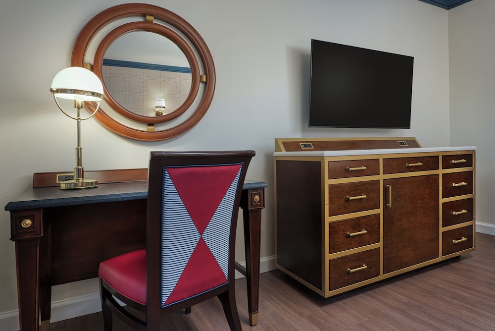 Disney's Yacht Club Resort — Hotel rooms in Walt Disney World Resort, Florida