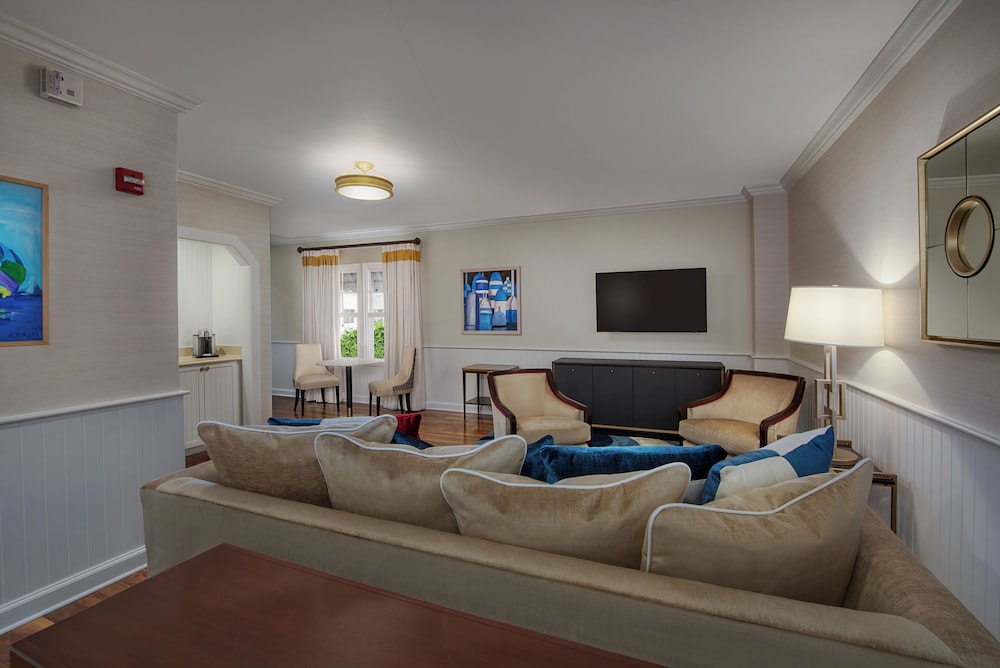 Disney's Yacht Club Resort — Hotel rooms in Walt Disney World Resort, Florida