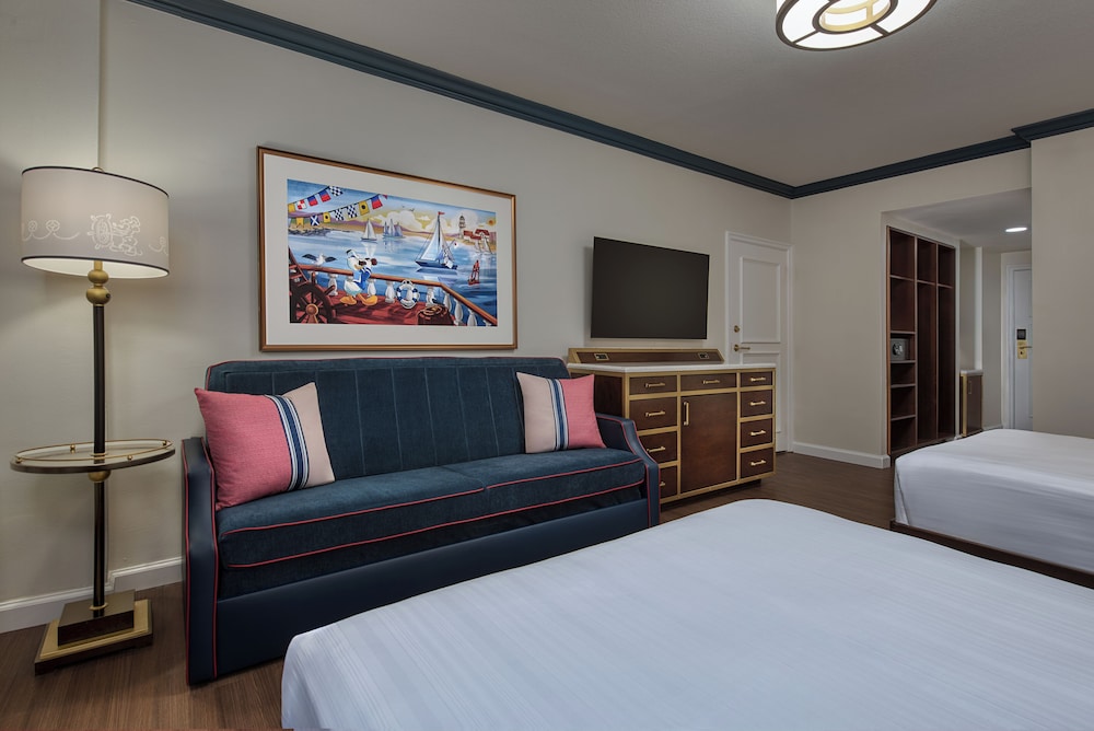 Disney's Yacht Club Resort — Hotel rooms in Walt Disney World Resort, Florida