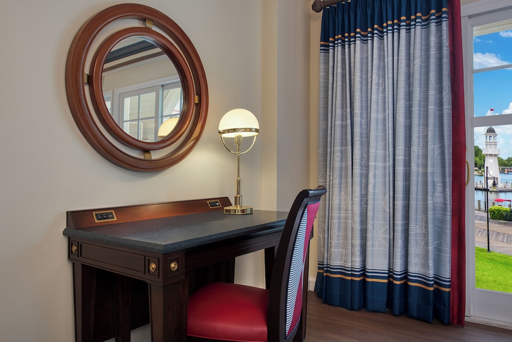 Disney's Yacht Club Resort — Hotel rooms in Walt Disney World Resort, Florida