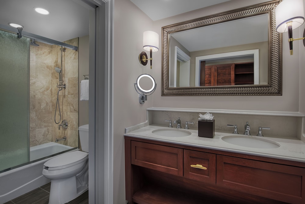 Disney's Yacht Club Resort — Hotel rooms in Walt Disney World Resort, Florida