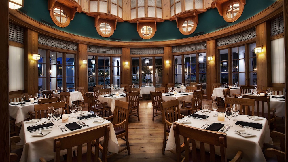 Disney's Yacht Club Resort — Restaurant & bars in Walt Disney World Resort, Florida