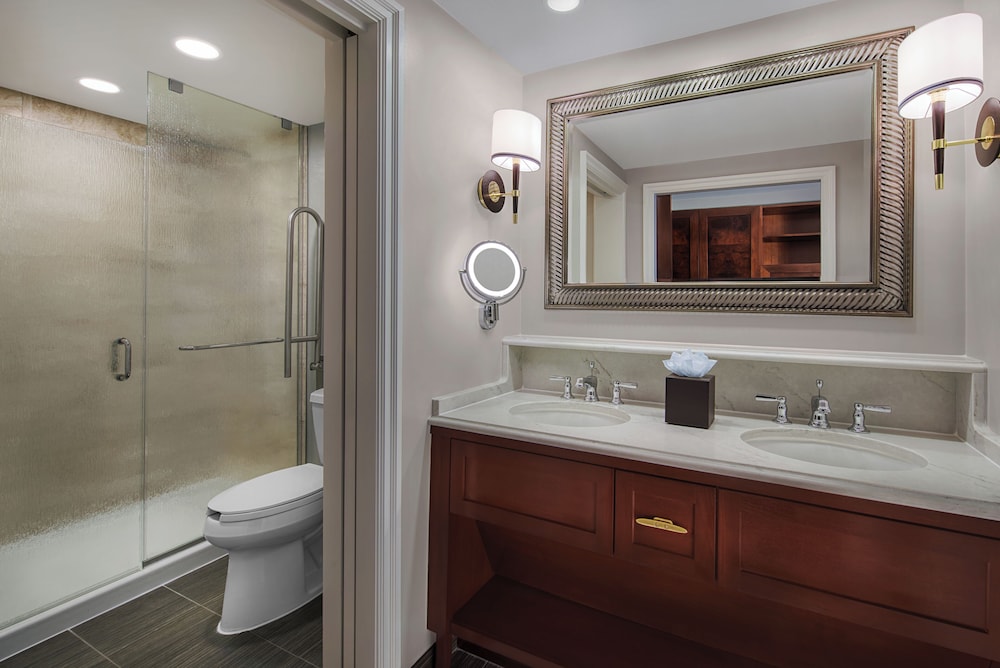 Disney's Yacht Club Resort — Hotel rooms in Walt Disney World Resort, Florida