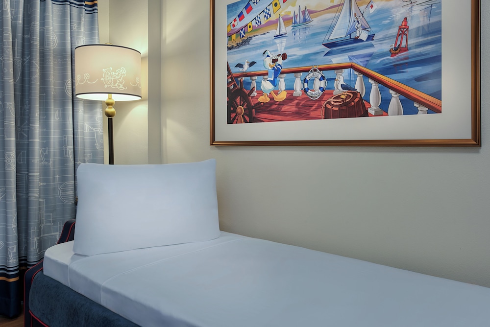 Disney's Yacht Club Resort — Hotel rooms in Walt Disney World Resort, Florida