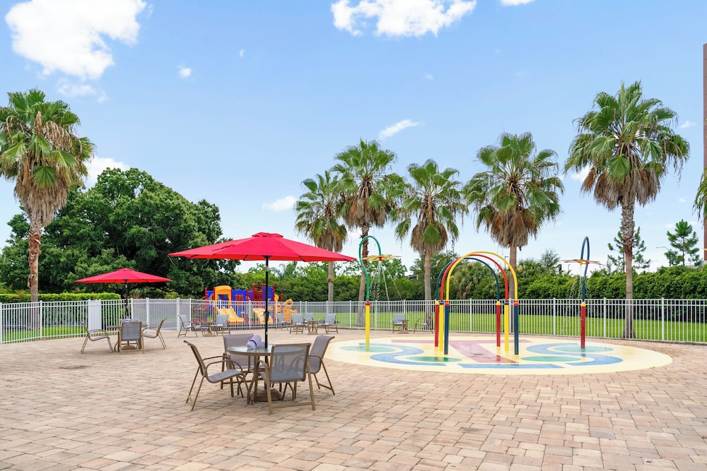 Orlando International Drive North Hotel — Swimming pool in Orlando, Florida