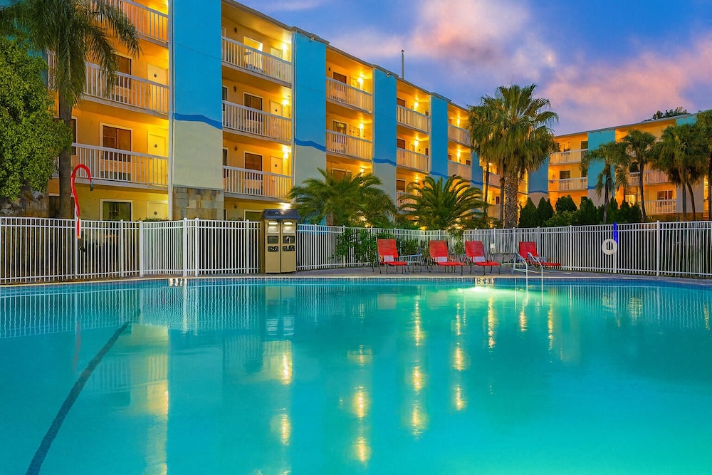 Orlando International Drive North Hotel — Swimming pool in Orlando, Florida